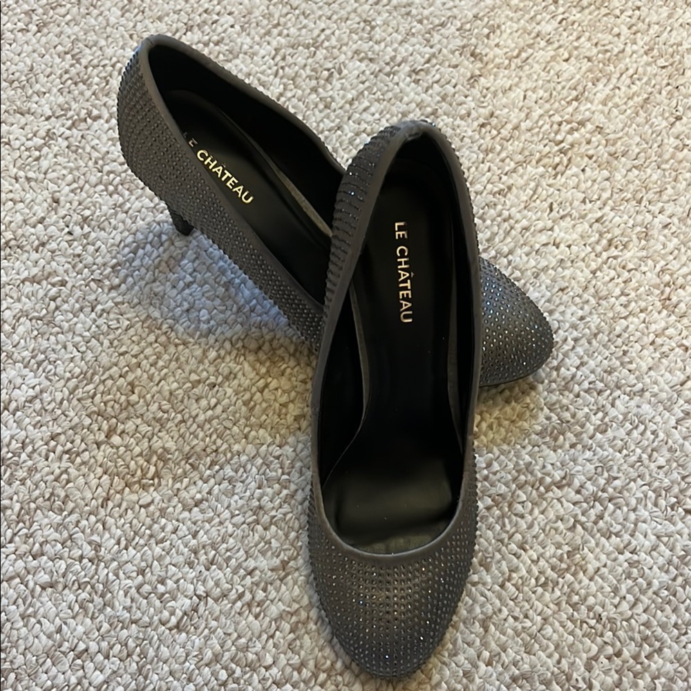 Le Chateau High Heel Pumps with Sleek Silhouette